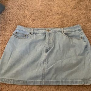 FOREVER 21 SIZE 18 DENIM SKIRT